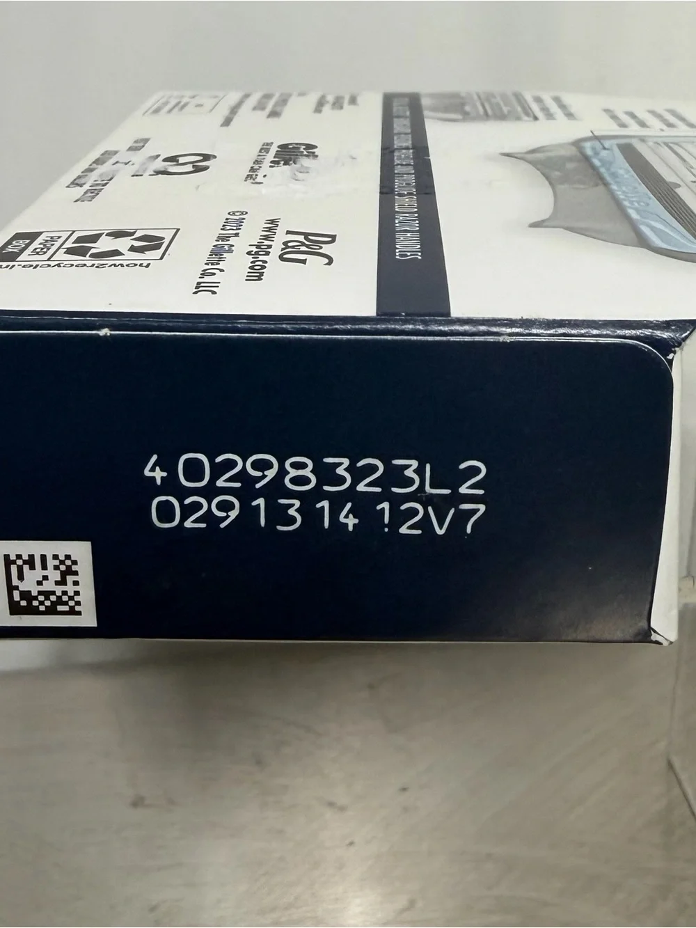 Gillette Skinguard For Sensitive Skin Razor Blade Refills - 4 Cartridges - NIB